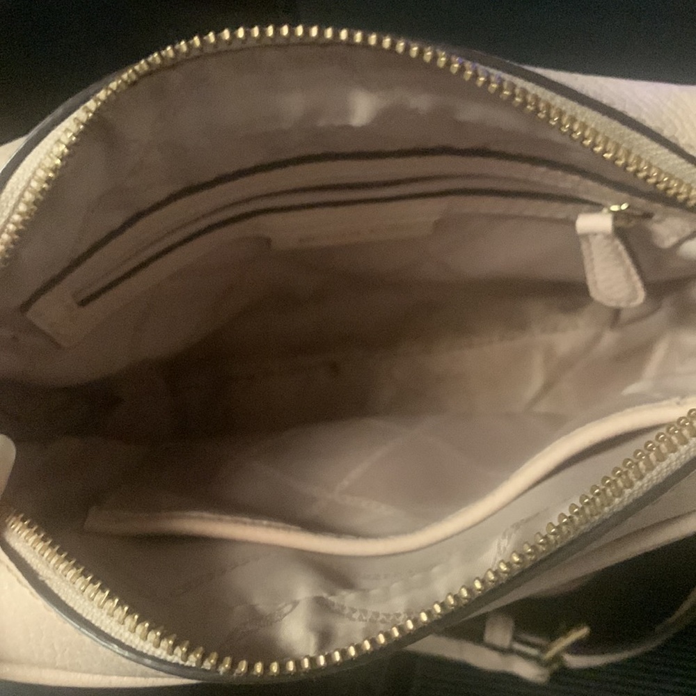 Previously loved, Michael Kors crossbody, light pink, gently used - Picture 5 of 10